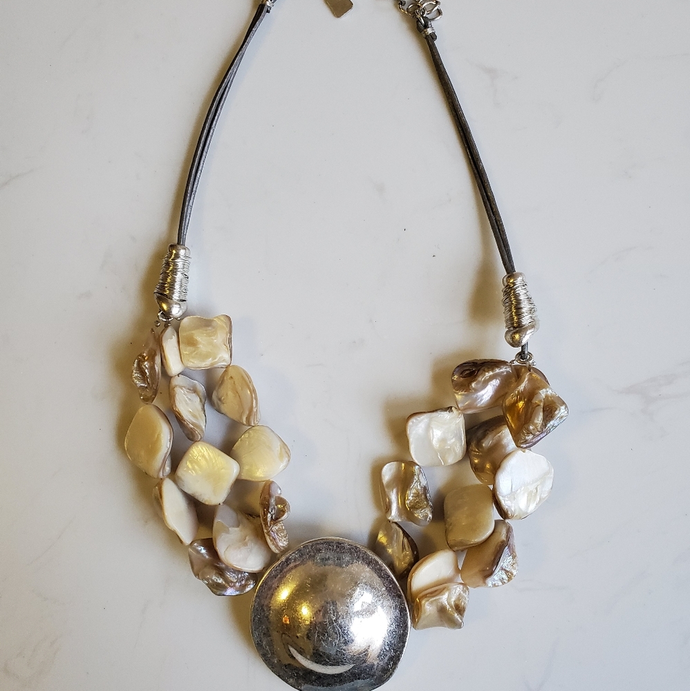 Beautiful silver necklace!